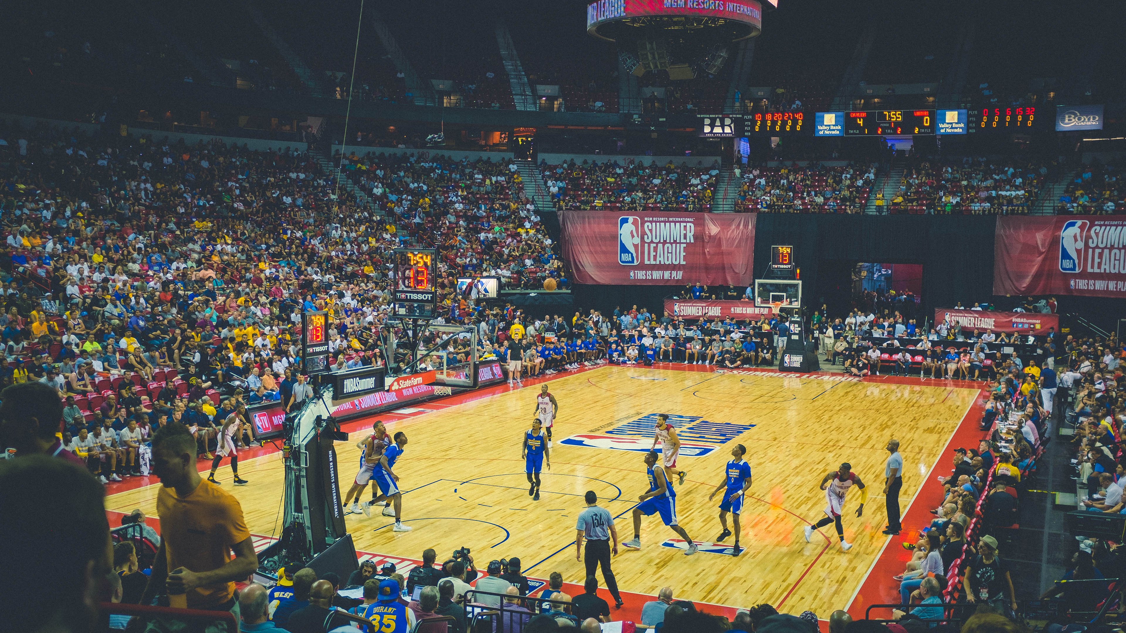 北京鸭内线支柱Richard Solomon两双表现抢眼,北京鸭队